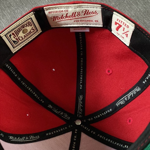 Miami Heat Mitchell & Ness Fitted Hat **SOLD** - Picture 4 of 5